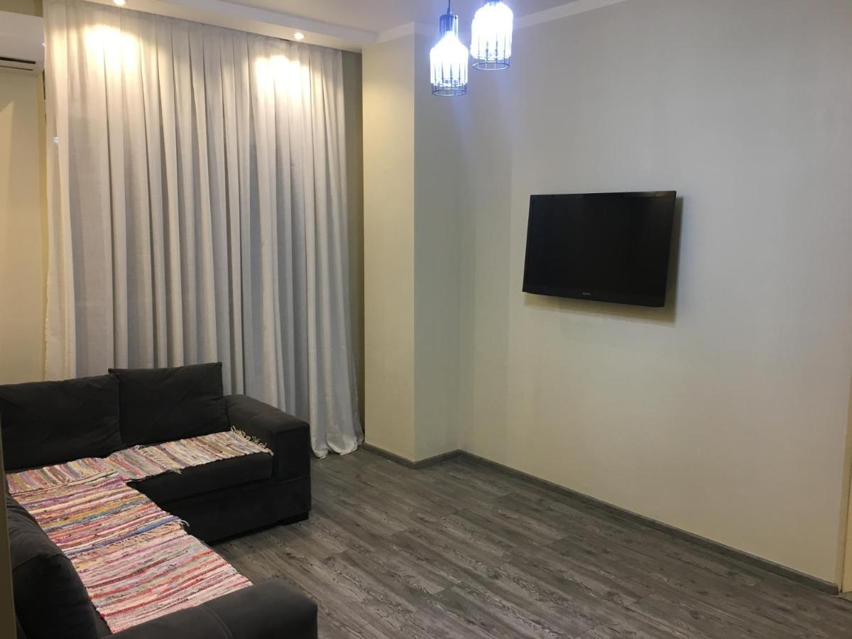 Apartment On Khimshiashvili 11A Batoemi Buitenkant foto