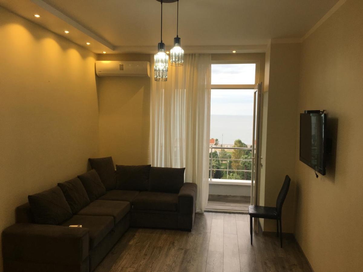 Apartment On Khimshiashvili 11A Batoemi Buitenkant foto