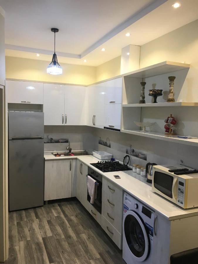 Apartment On Khimshiashvili 11A Batoemi Buitenkant foto