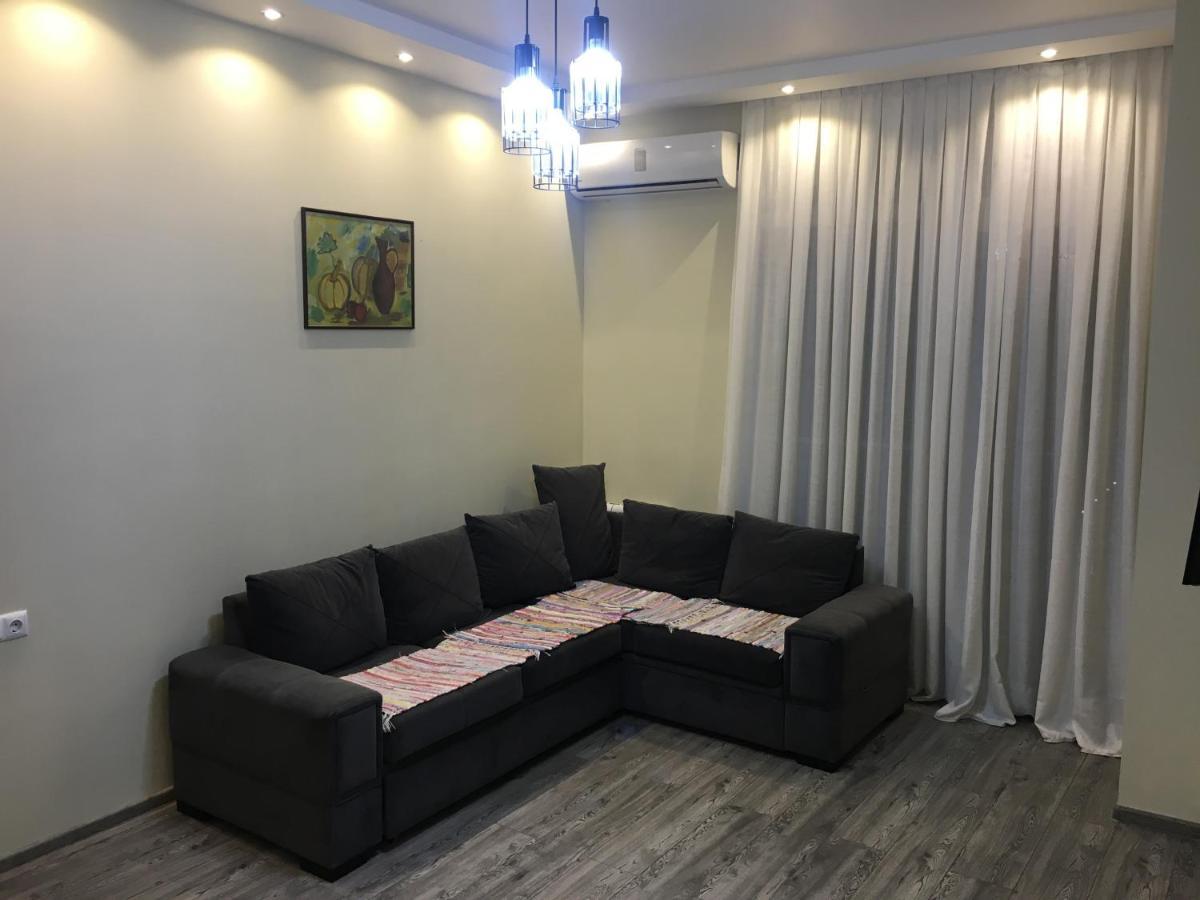 Apartment On Khimshiashvili 11A Batoemi Buitenkant foto