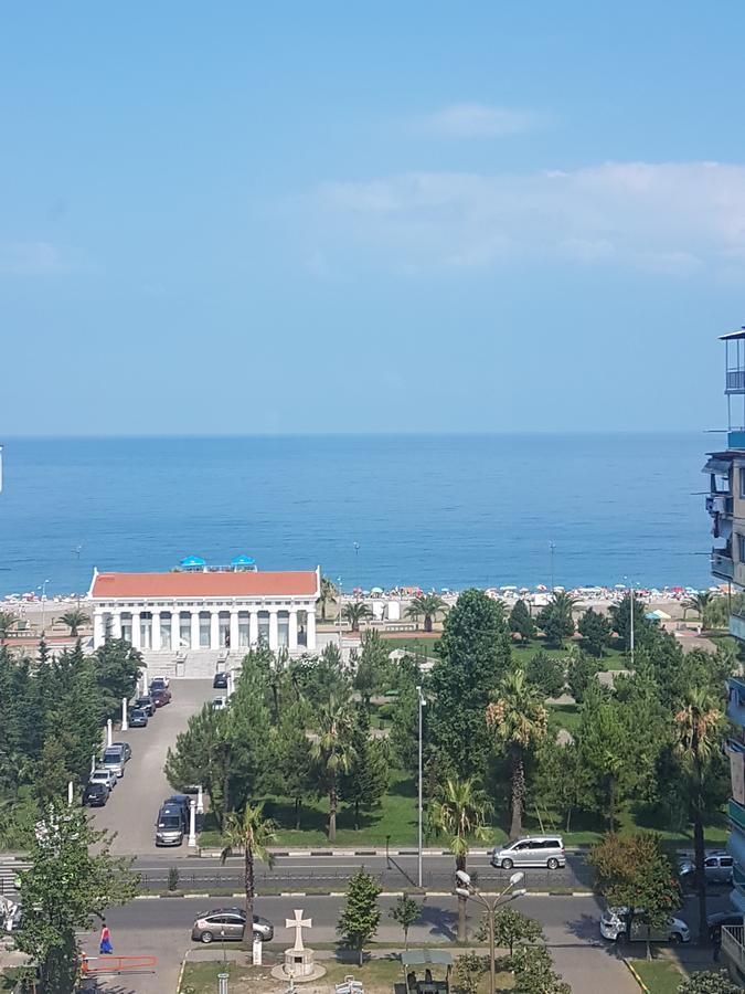 Apartment On Khimshiashvili 11A Batoemi Buitenkant foto